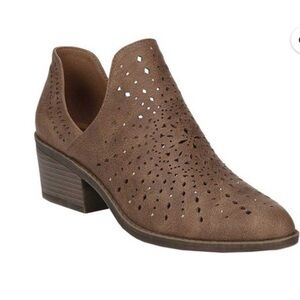 Fergalicious 5 Wyatt brown faux leather Fall almond toe low heeled casual boots